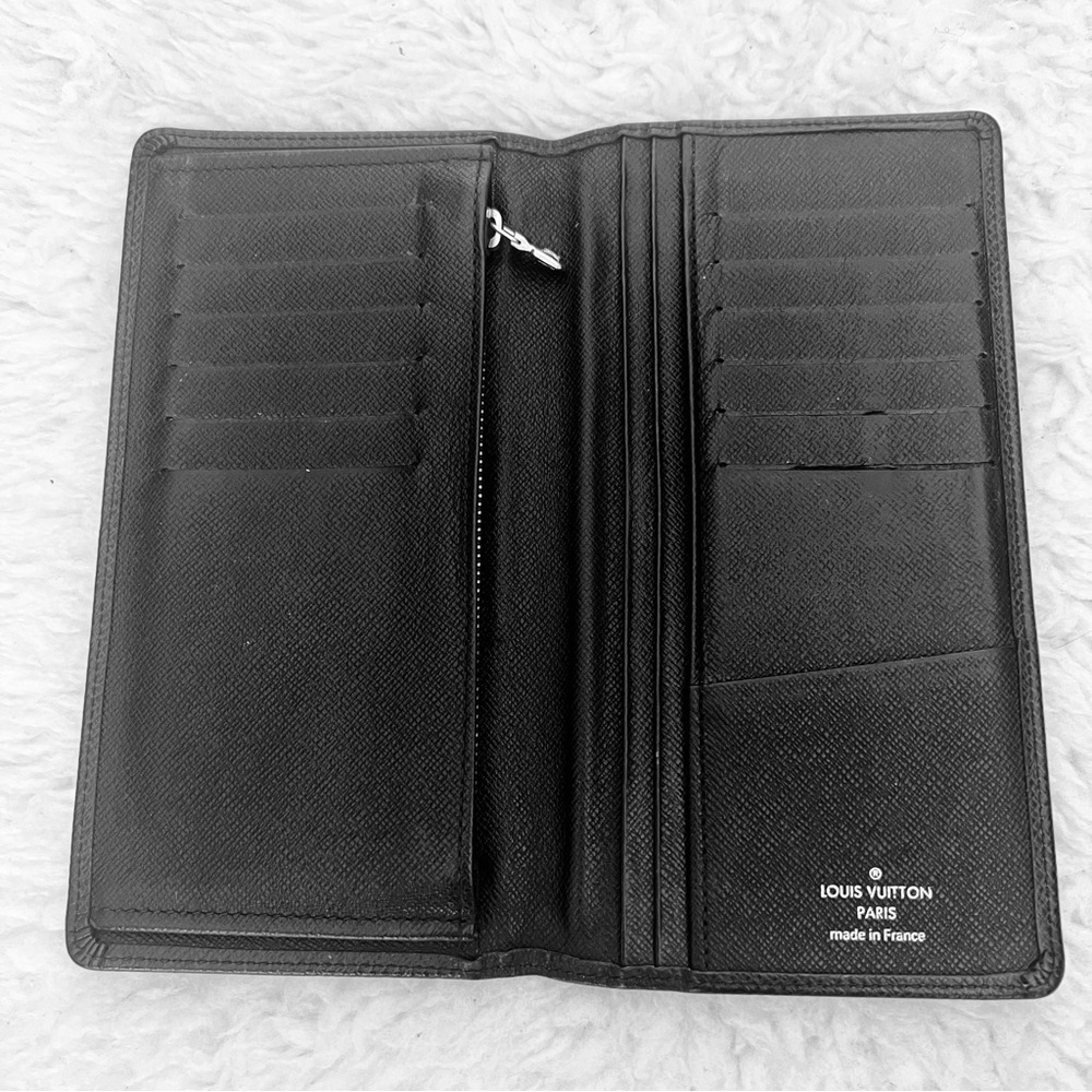 Louis Vuitton Portefeuille Taiga M32572 Black Leather SP4182 Unisex Long Wallet